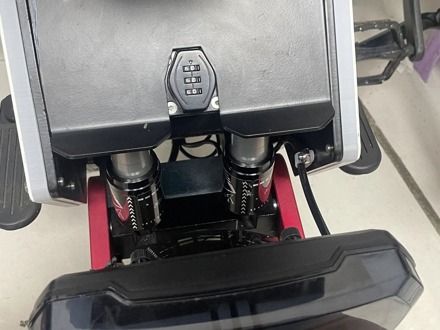Dual Motor Molo 5 E Scooter 50Ah Battery